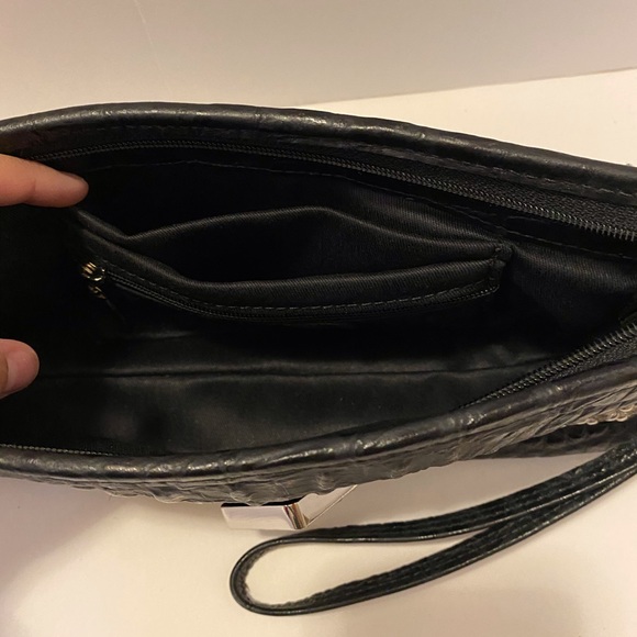 Raviani - Picture 7 of 12